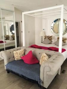 Twenty Nevern Square - 147