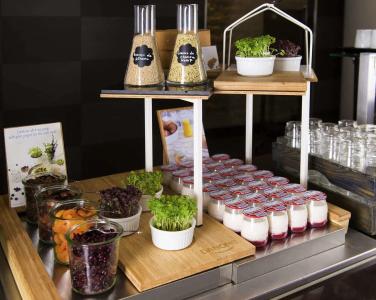 Novotel Chennai Chamiers Road - 10
