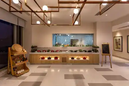 Holiday Inn Bengaluru Racecourse, An Ihg - 9