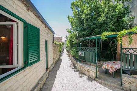 Garden Apartment - 65