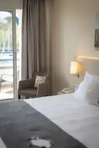 Best Western Plus Le Roof Vannes Bord De Mer - 97