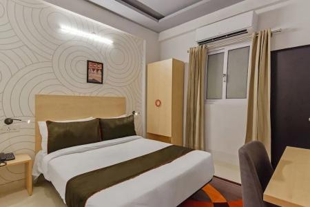 Vaccinated Staff- Collection O 40206 Govind Marg - 2