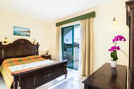 Trefon  and Family Suites - 73