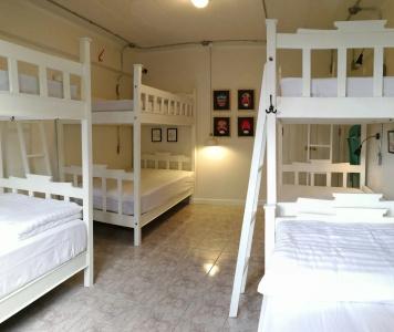 Bed in Town - 3