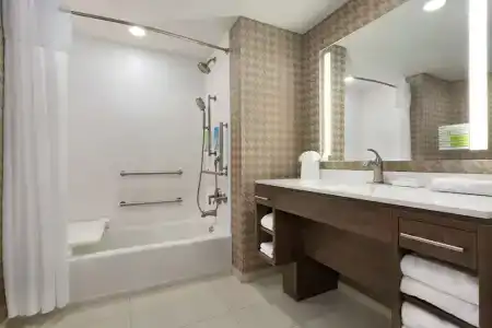 Home2 Suites By Hilton Portland Airport - 38