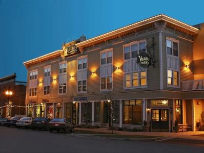 Fairhaven Village Inn - 0