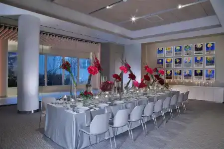 Hall Arts, Dallas, Curio Collection By Hilton - 11