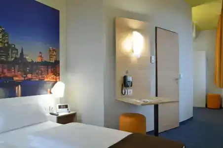 B&B Frankfurt Hauptbahnhof - 35