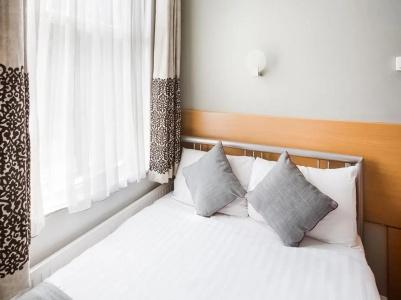 Oyo London Guest House - 114