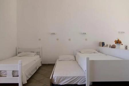Armadoros / Ios Backpackers - 150