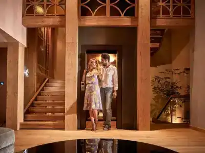Domus Renier Boutique - Historics Worldwide - 26