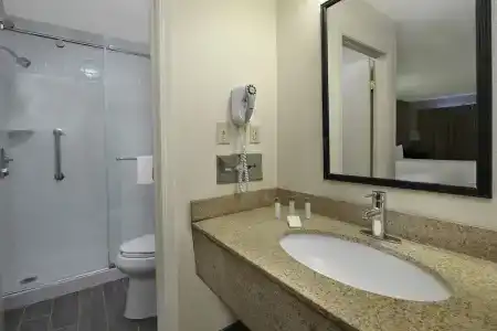 The Varsity Inn - 7