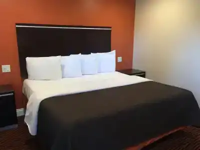 Convention Center Inn & Suites - 3