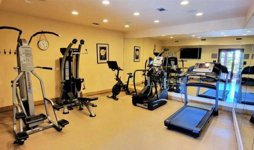 Best Western Plus Sunset Plaza - 31