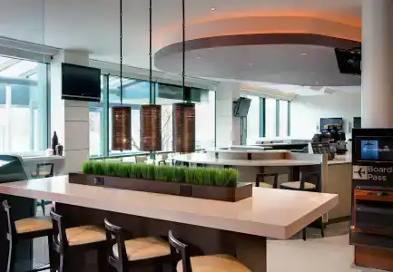 Courtyard By Marriott New York Jfk Airport - 23