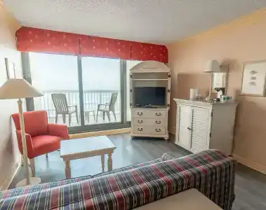 Holiday Inn Express & Suites Virginia Beach Oceanfront, An Ihg - 2