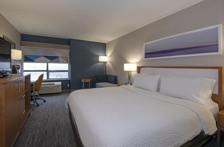 Rodeway Inn & Suites - 4