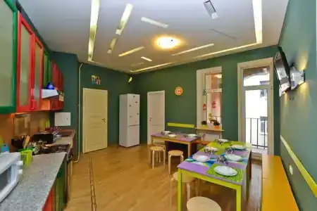 Hostel City 812 - 11