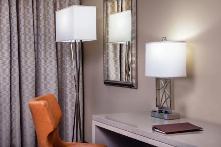 DoubleTree by Hilton Nashville Downtown - 56