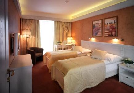 Residence & Club - 27