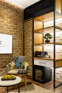 One Luxury Suites - 40