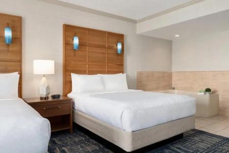 Holiday Inn & Suites, An Ihg - 171