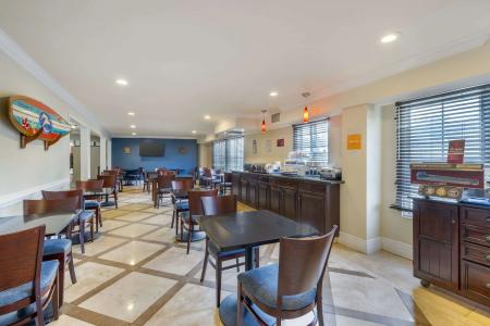 Best Western Plus Marina Shores - 23