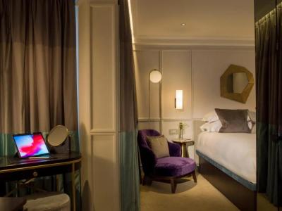 The Guardsman - Preferreds and Resorts - 31