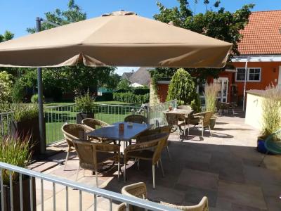 & Gästehaus Im Ziegelweg garni (Eintrittskarten für den EP über uns für jeden Tag erhältlich) - 11