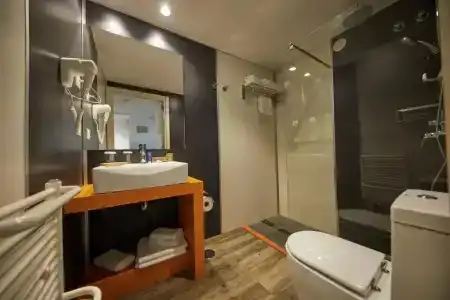 Sandos Benidorm Suites - 11