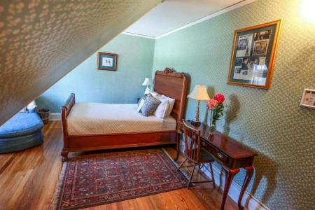 Wilburton Inn - 105