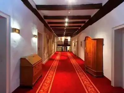 Romantik Der Adelshof - 15