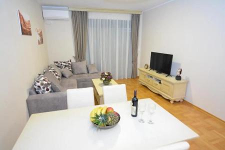 ROOMS & DOBROTSKI DVORI - 29