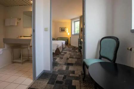 Hôtel Paradis - 109