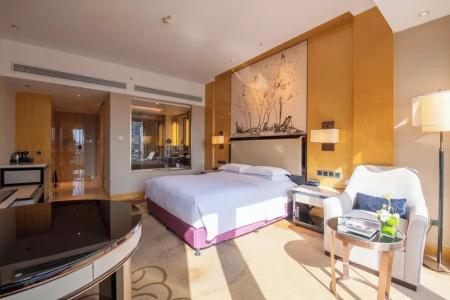Hilton Wuhan Riverside - 55