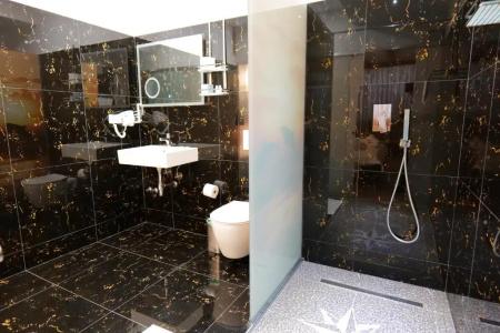 Oceanic Overview Suites - 76