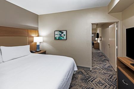 Hawthorn Suites by Wyndham DFW Airport North - 2