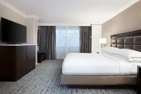 Hilton Downtown - 4