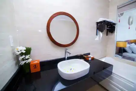 The Light & Spa - 7