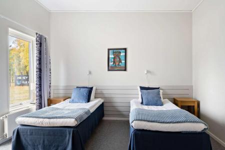 Tylebackl; Sure Collection by Best Western - 37