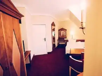 Romantik Der Adelshof - 6