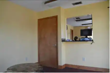 Royal Inn Of - 8