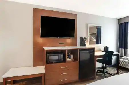 Best Western Plus Commerce - 49