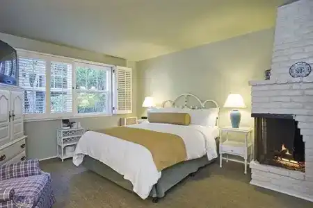 The Colonial Terrace - 13
