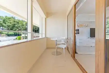 The Residence - 82