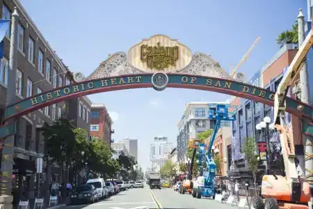 Staypineapple, Z, Gaslamp San Diego - 11
