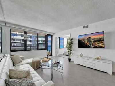 The Alexander All Suites - 372