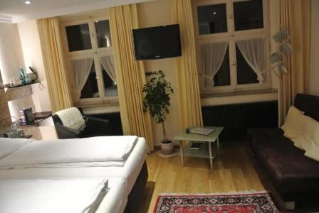 Hotel-Restaurant Goldenes Lamm - 78