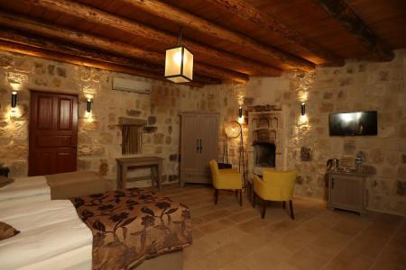 Acropolis Cave Suite - 6