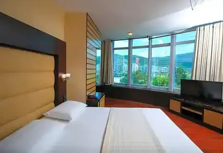 Vlora International - 102